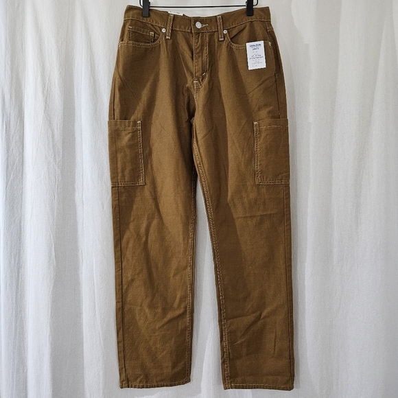 Denizen from Levi's Mid-Rise 90's Loose Straight Jeans in Golden Hour - Picture 4 of 11